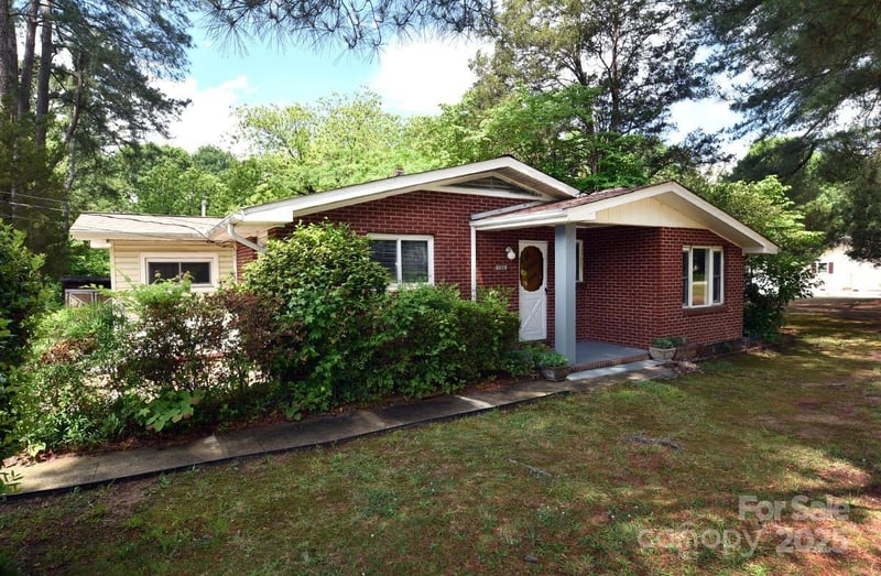 709 Sunset Dr, Salisbury, NC 28147