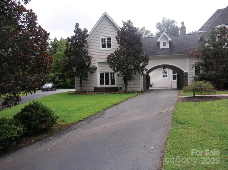 450 Greywalls Ln, Iron Station, NC 28080
