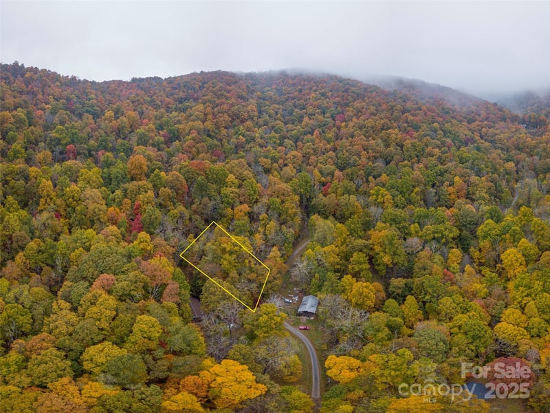 000 Sleepy Hollow Ln #13, Canton, NC 28716