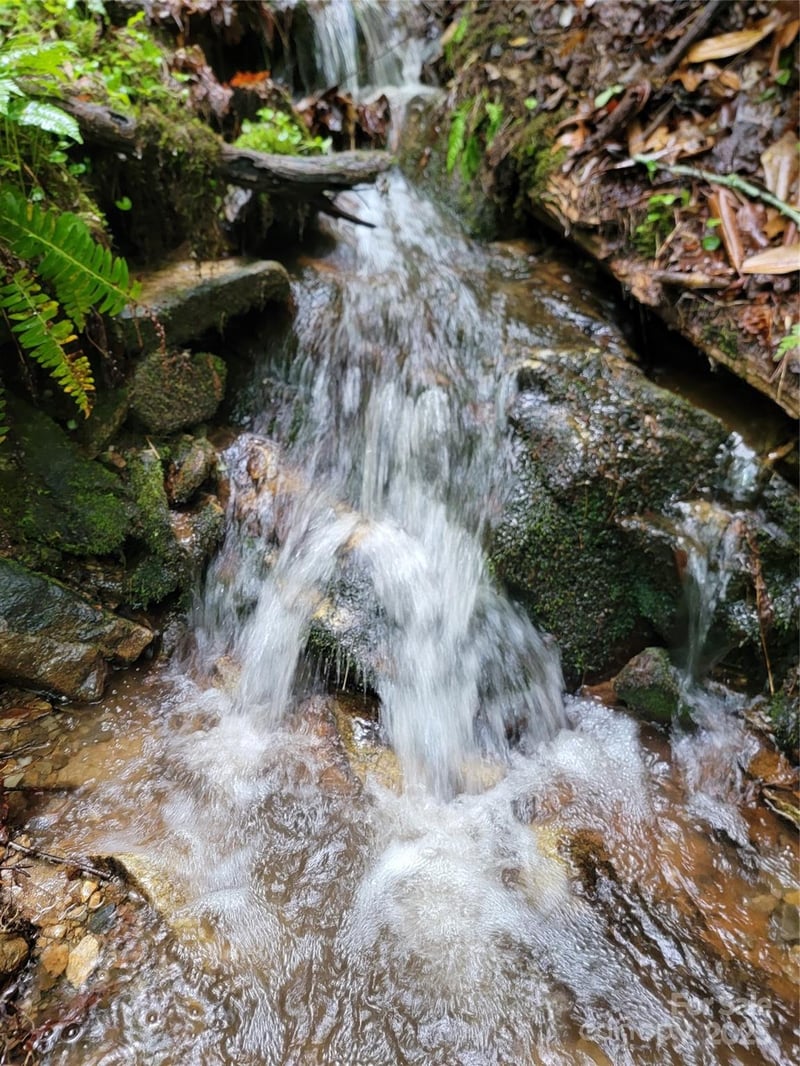 000 Rocky Top Rd, Lenoir, NC 28645