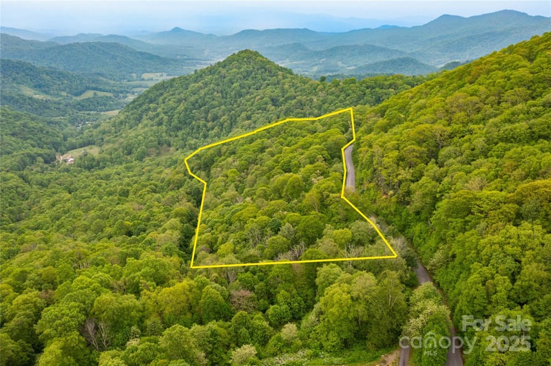 999 Mount Soma Blvd, Clyde, NC 28721