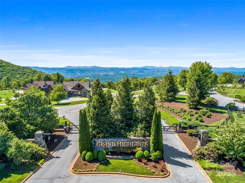 99999 Snow Ridge Dr #11, Hendersonville, NC 28792