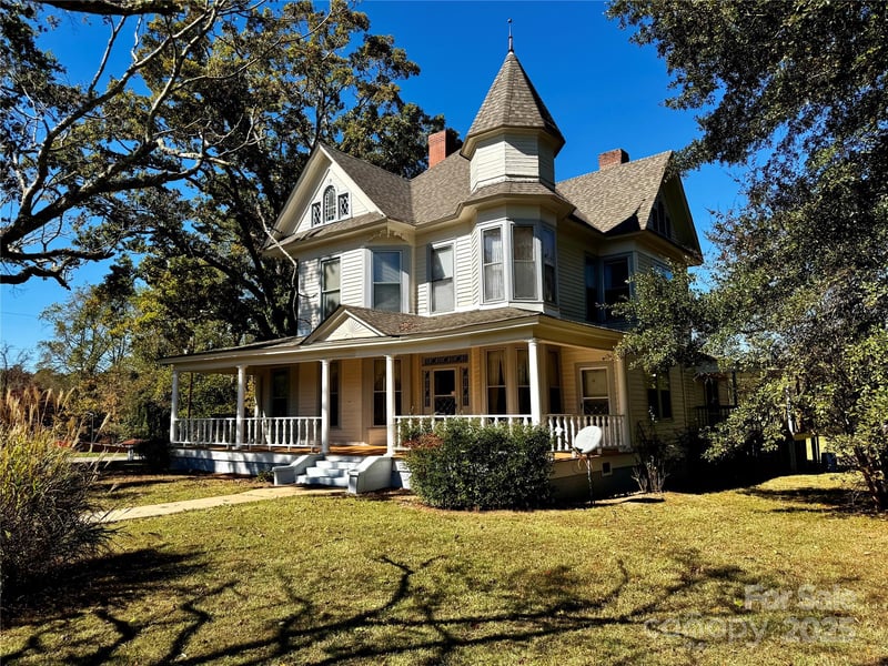 4689 Lakeview Acres Rd, Valdese, NC 28690