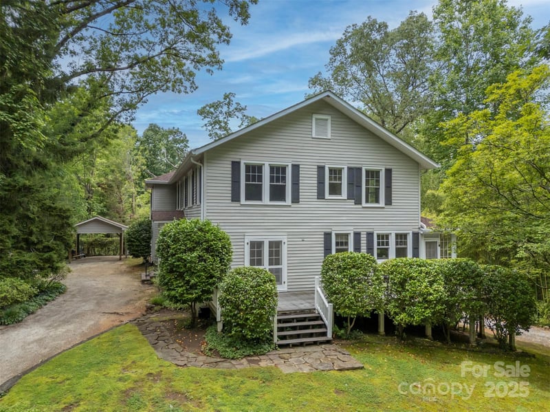 93 Villa Barbara Ln, Tryon, NC 28782