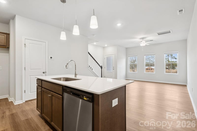 4750 Lakeview Rd, Charlotte, NC 28216