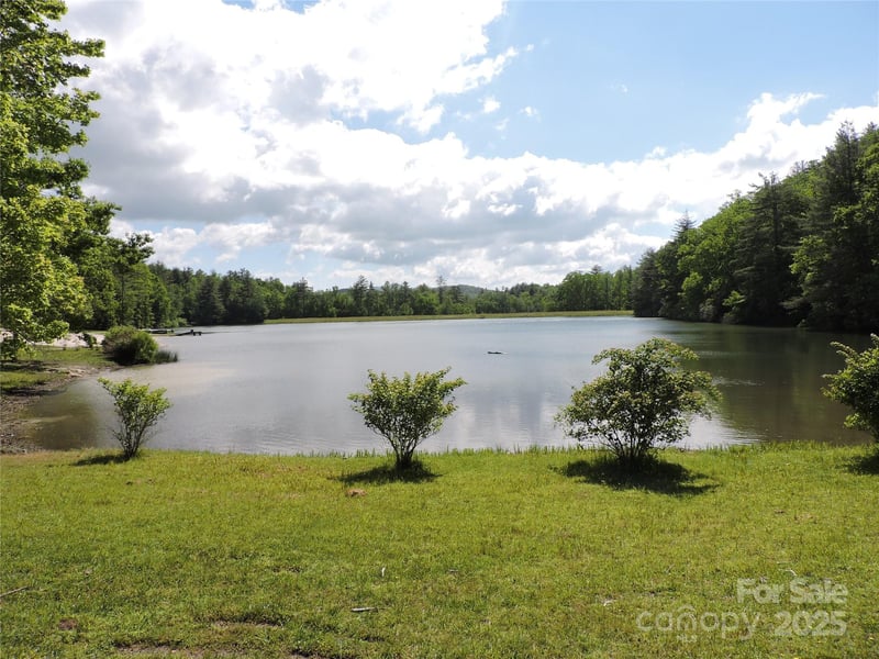 Swiss Pine Lake Dr, Spruce Pine, NC 28777