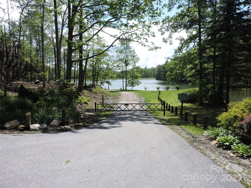 Swiss Pine Lake Dr, Spruce Pine, NC 28777