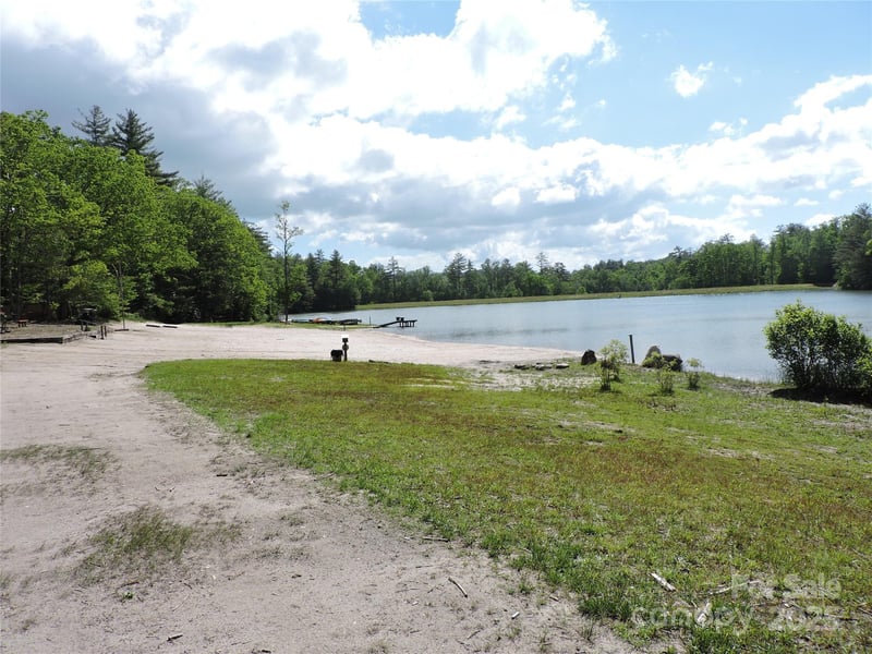 Swiss Pine Lake Dr, Spruce Pine, NC 28777