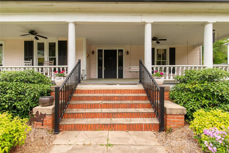 7 Kings Mountain St, York, SC 29745