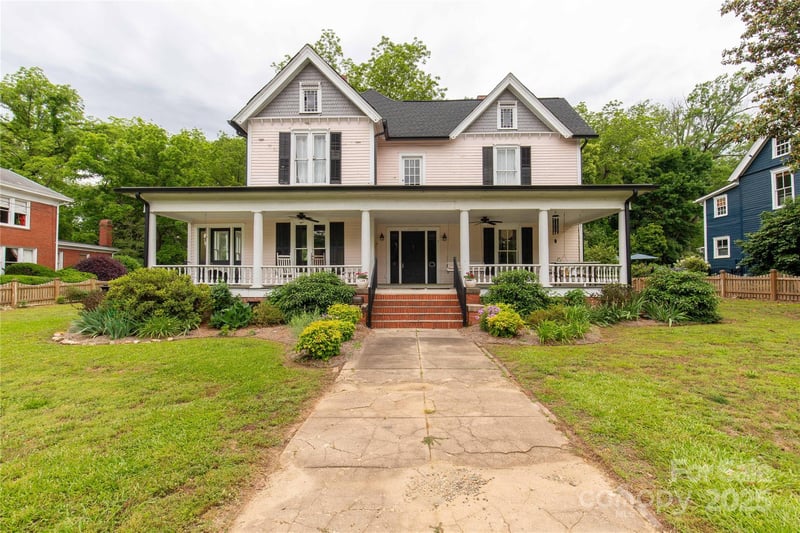 7 Kings Mountain St, York, SC 29745