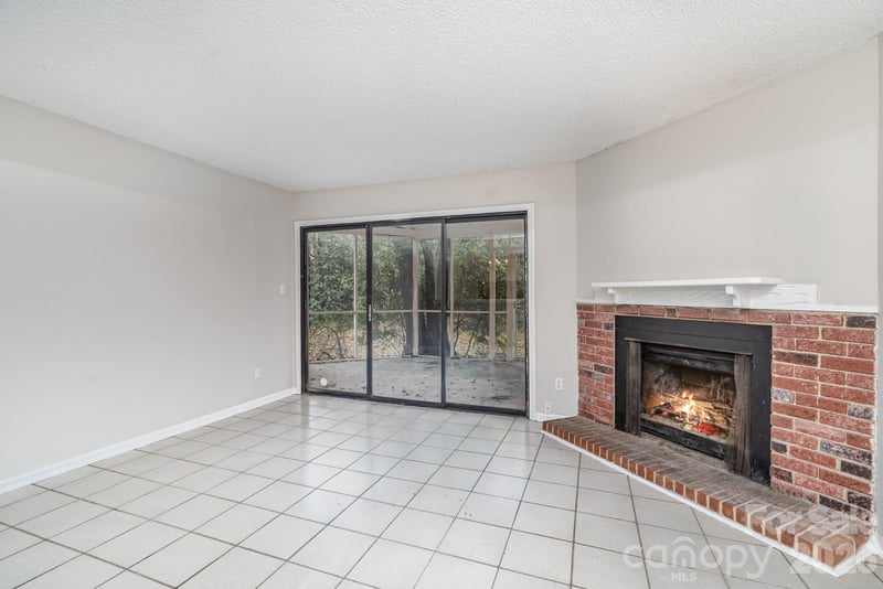 8005 Horse Chestnut Ln, Charlotte, NC 28277