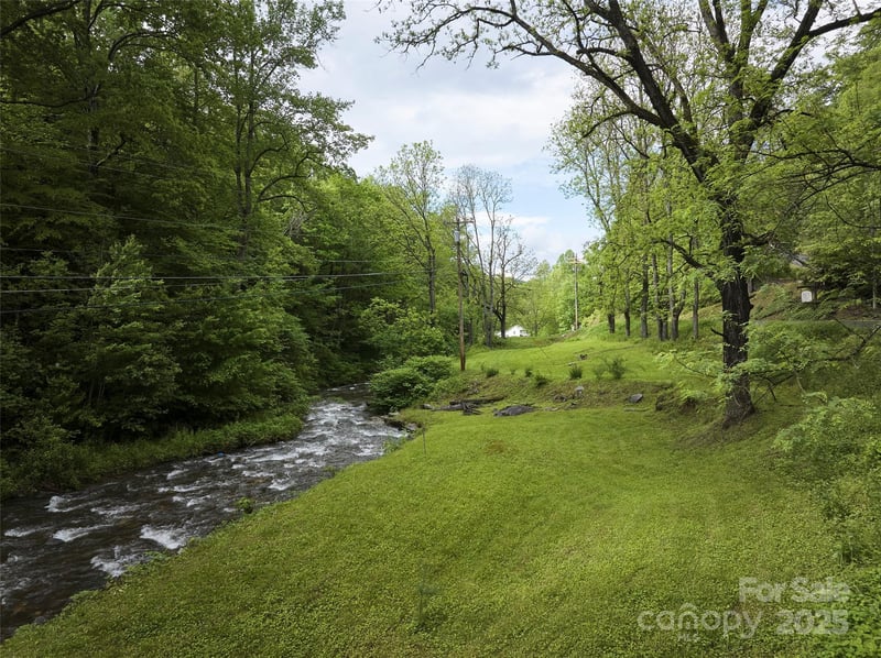 210 Conleys Creek Rd, Whittier, NC 28789
