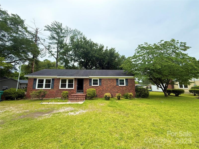 101 Windsor Dr, Cheraw, SC 29520