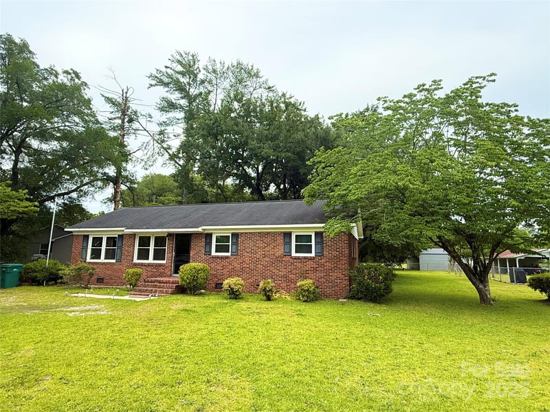 101 Windsor Dr, Cheraw, SC 29520