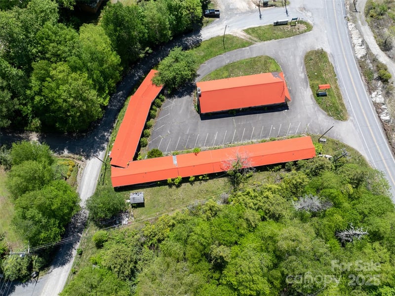11242 Us 19 Hw, Maggie Valley, NC 28751