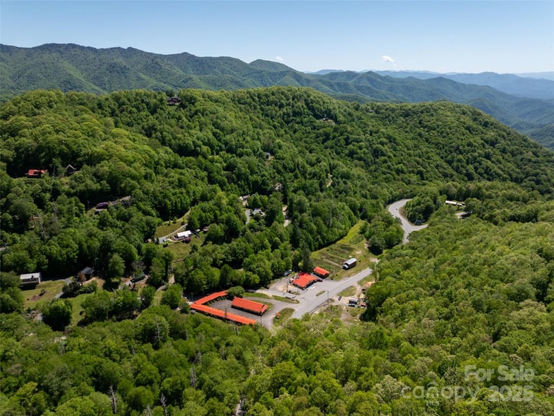 11242 Us 19 Hw, Maggie Valley, NC 28751