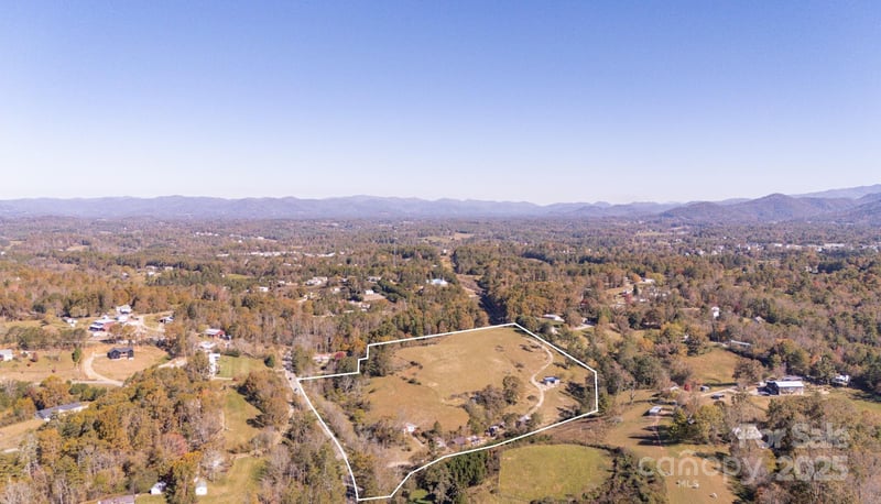 318 Monticello Rd, Weaverville, NC 28787