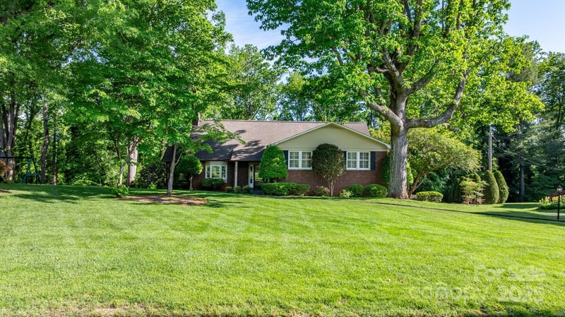 220 West Park Dr, Morganton, NC 28655