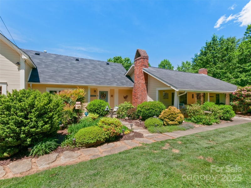 229 Crabtree Mountain Rd, Canton, NC 28716