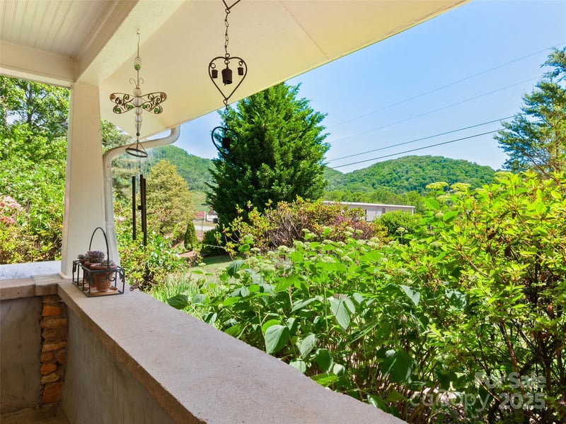 229 Crabtree Mountain Rd, Canton, NC 28716