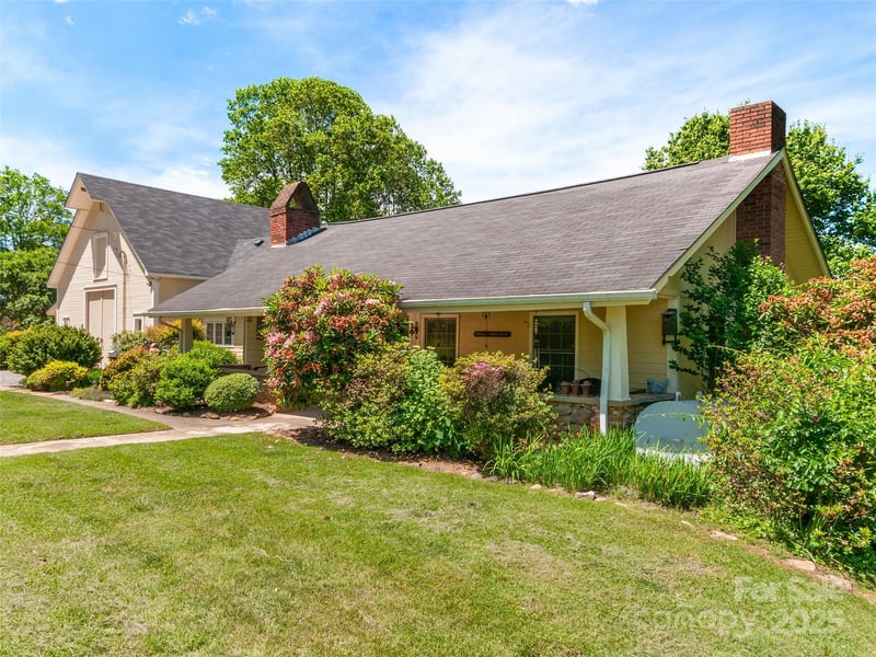 229 Crabtree Mountain Rd, Canton, NC 28716