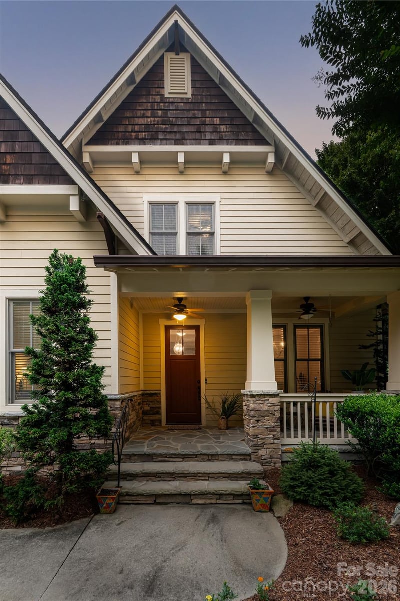 1 East Owl Creek Ln, Fairview, NC 28730