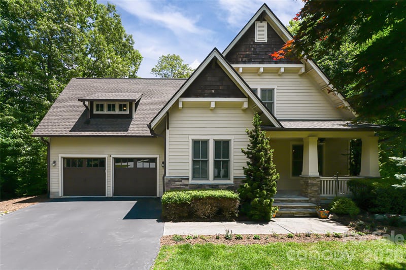 1 East Owl Creek Ln, Fairview, NC 28730