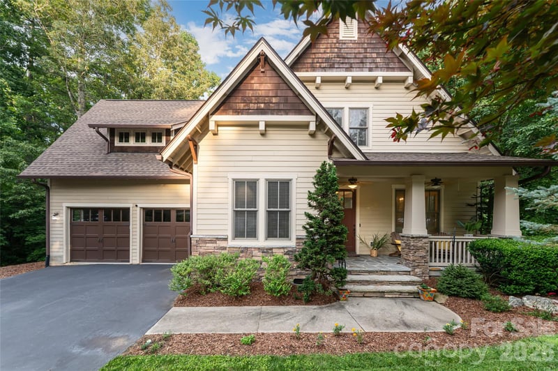 1 East Owl Creek Ln, Fairview, NC 28730
