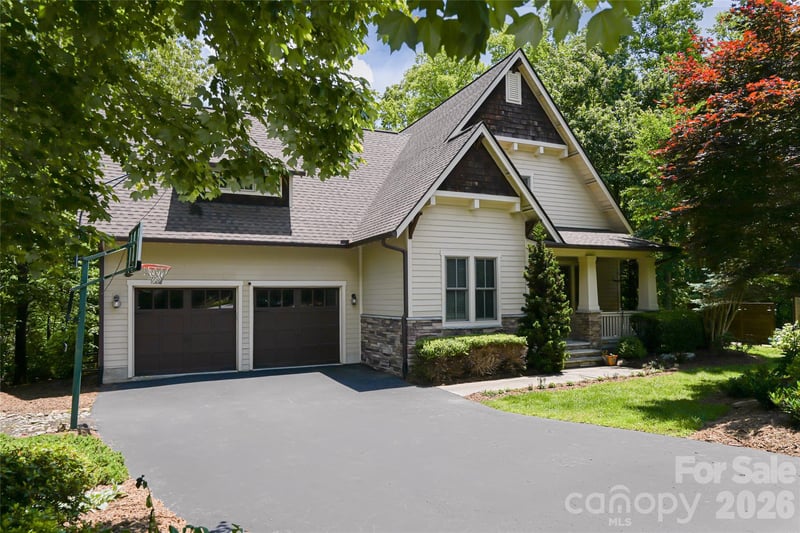 1 East Owl Creek Ln, Fairview, NC 28730