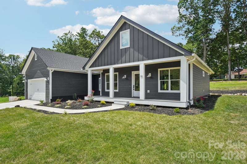 86 Point Hope Ln, Hendersonville, NC 28792