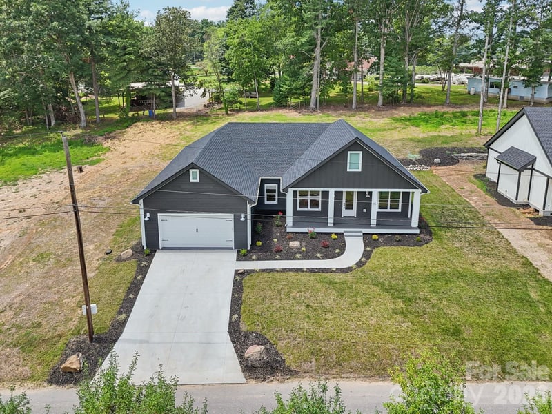 86 Point Hope Ln, Hendersonville, NC 28792