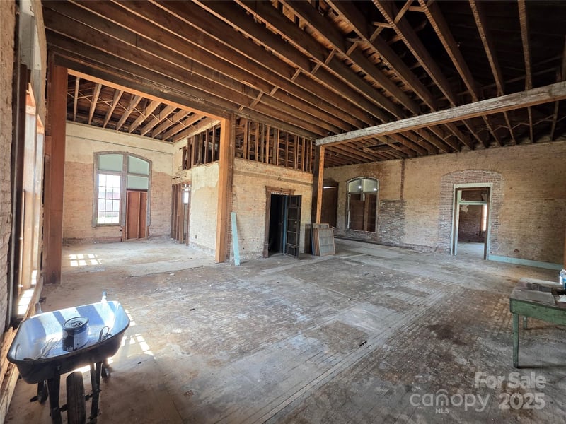 11 Front St, Spartanburg, SC 29301