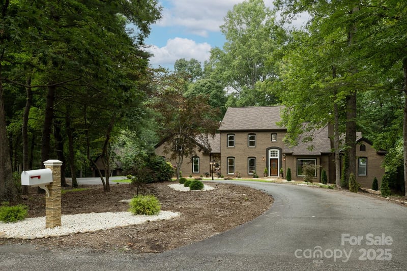 455 Old Farms Rd, Wilkesboro, NC 28697