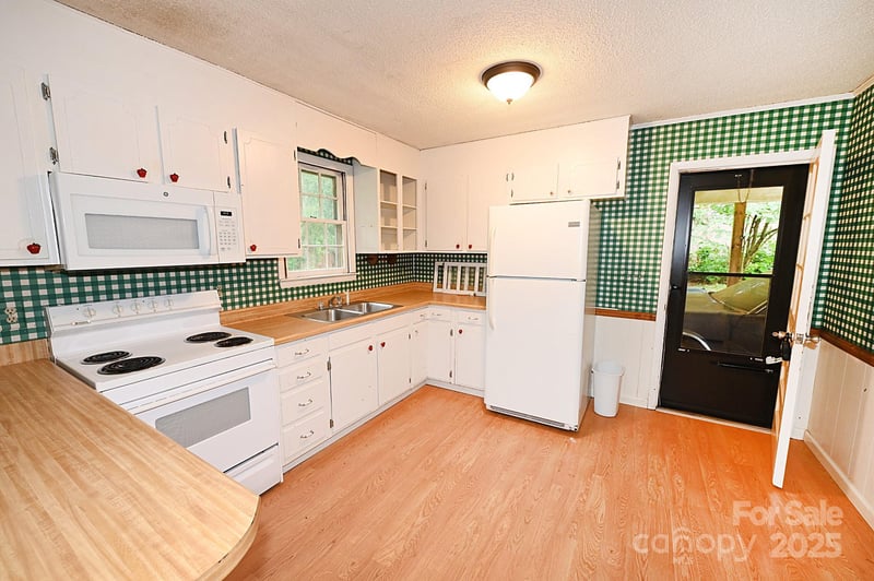 2625 Glenn St, Newton, NC 28658