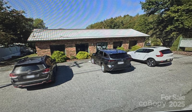 417 Cranberry St, Newland, NC 28657