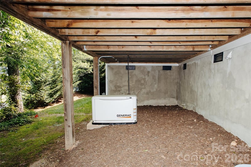 47 Victoria Park Dr, Hendersonville, NC 28792