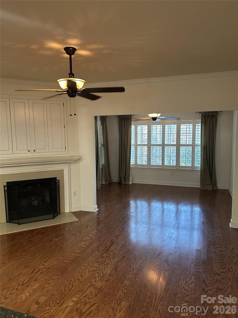 47 Victoria Park Dr, Hendersonville, NC 28792