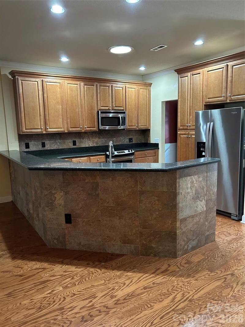47 Victoria Park Dr, Hendersonville, NC 28792