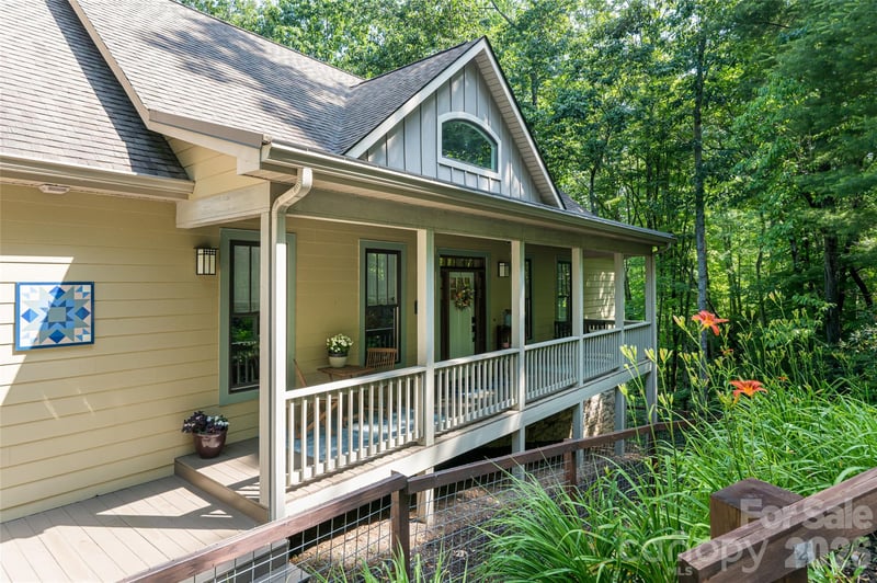55 Highland Dr, Black Mountain, NC 28711