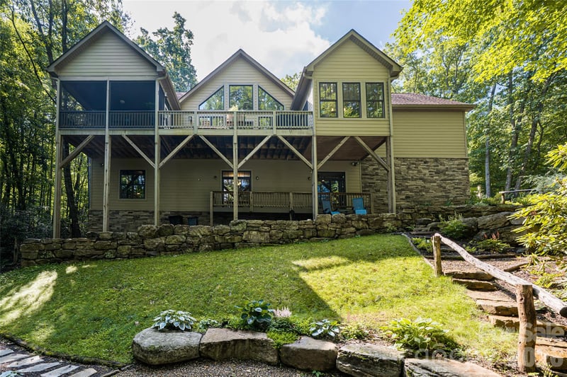 55 Highland Dr, Black Mountain, NC 28711