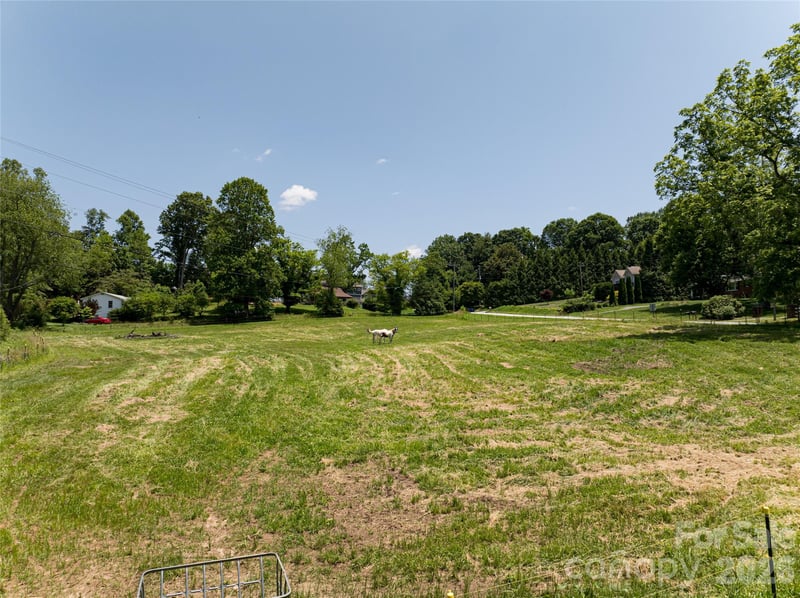 173 Avery Creek Rd, Arden, NC 28704