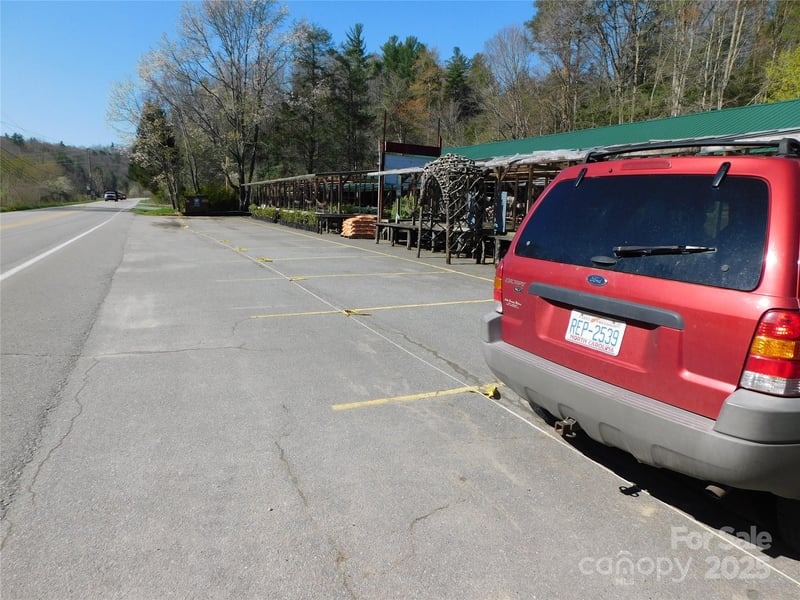 4294 Linville Falls Hw, Newland, NC 28657