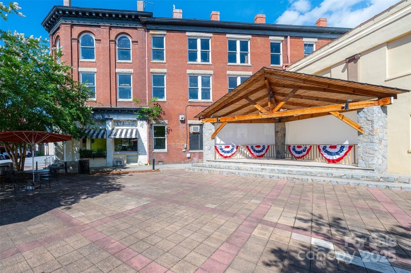 812 West Ave, Lenoir, NC 28645