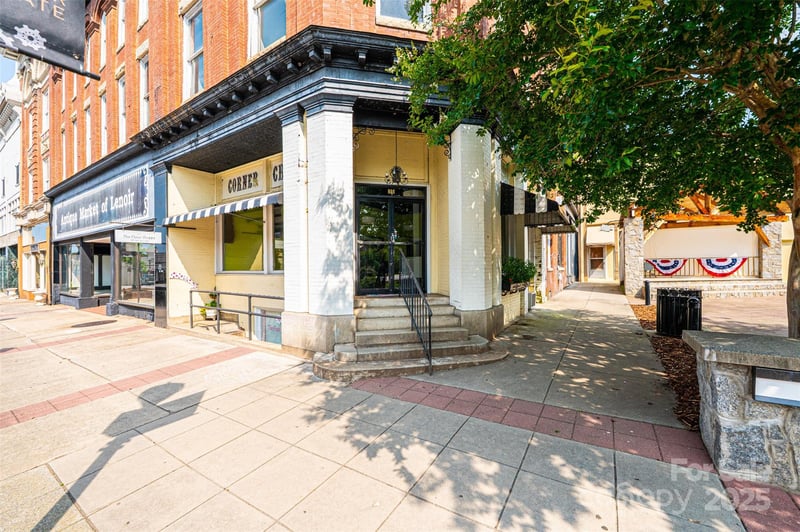 812 West Ave, Lenoir, NC 28645