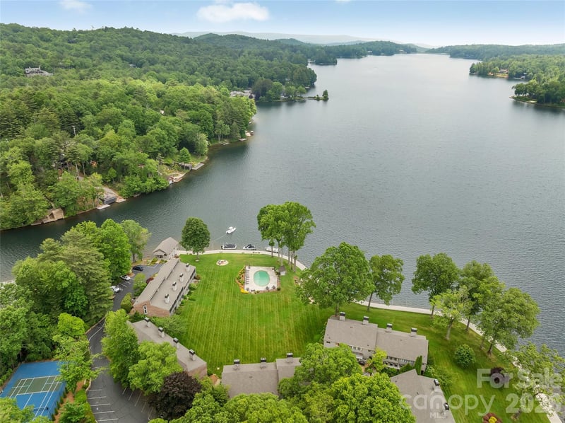 55 Toxaway Shores None #14, Lake Toxaway, NC 28747