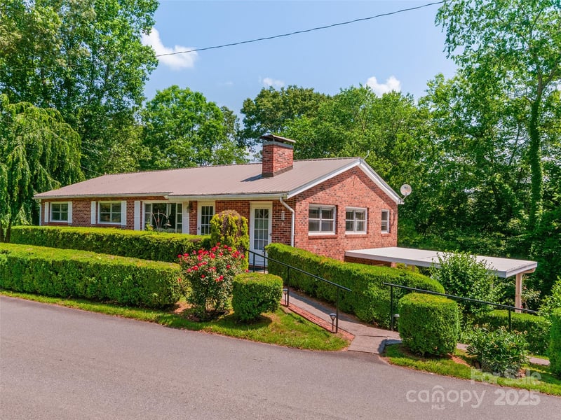 167 Panorama Dr, Franklin, NC 28734