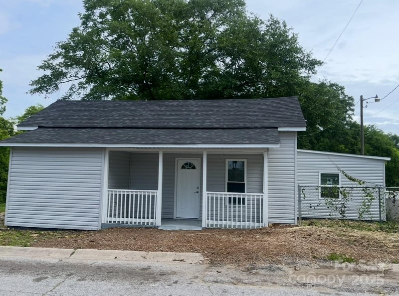 39 White St, Chester, SC 29706