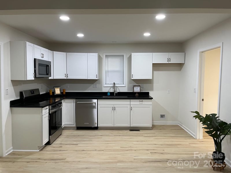 39 White St, Chester, SC 29706