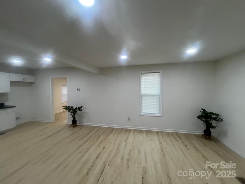 39 White St, Chester, SC 29706