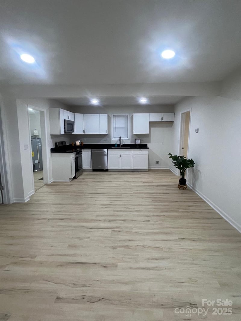 39 White St, Chester, SC 29706